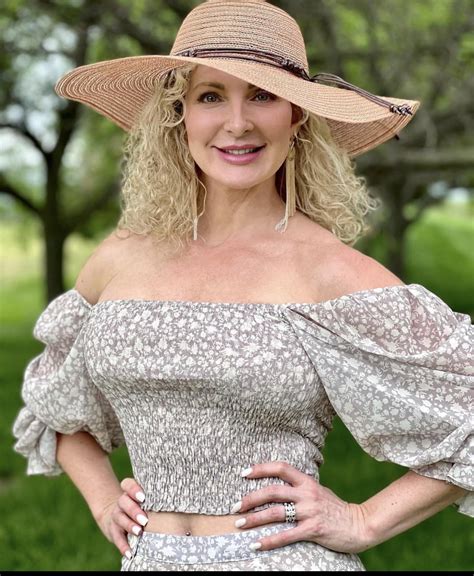 stunning gilf